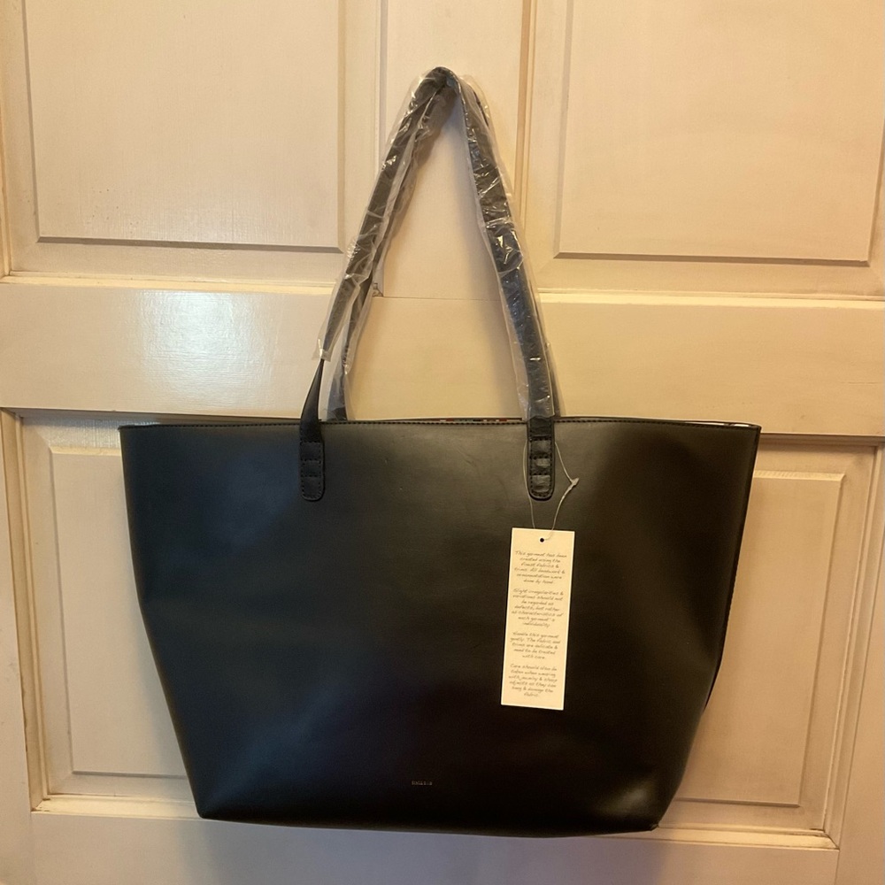 Women Hale Bob Handbag w/Tribal Patterned Lining!~